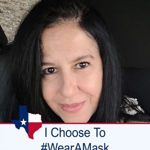 Meet your Posher, Adriana